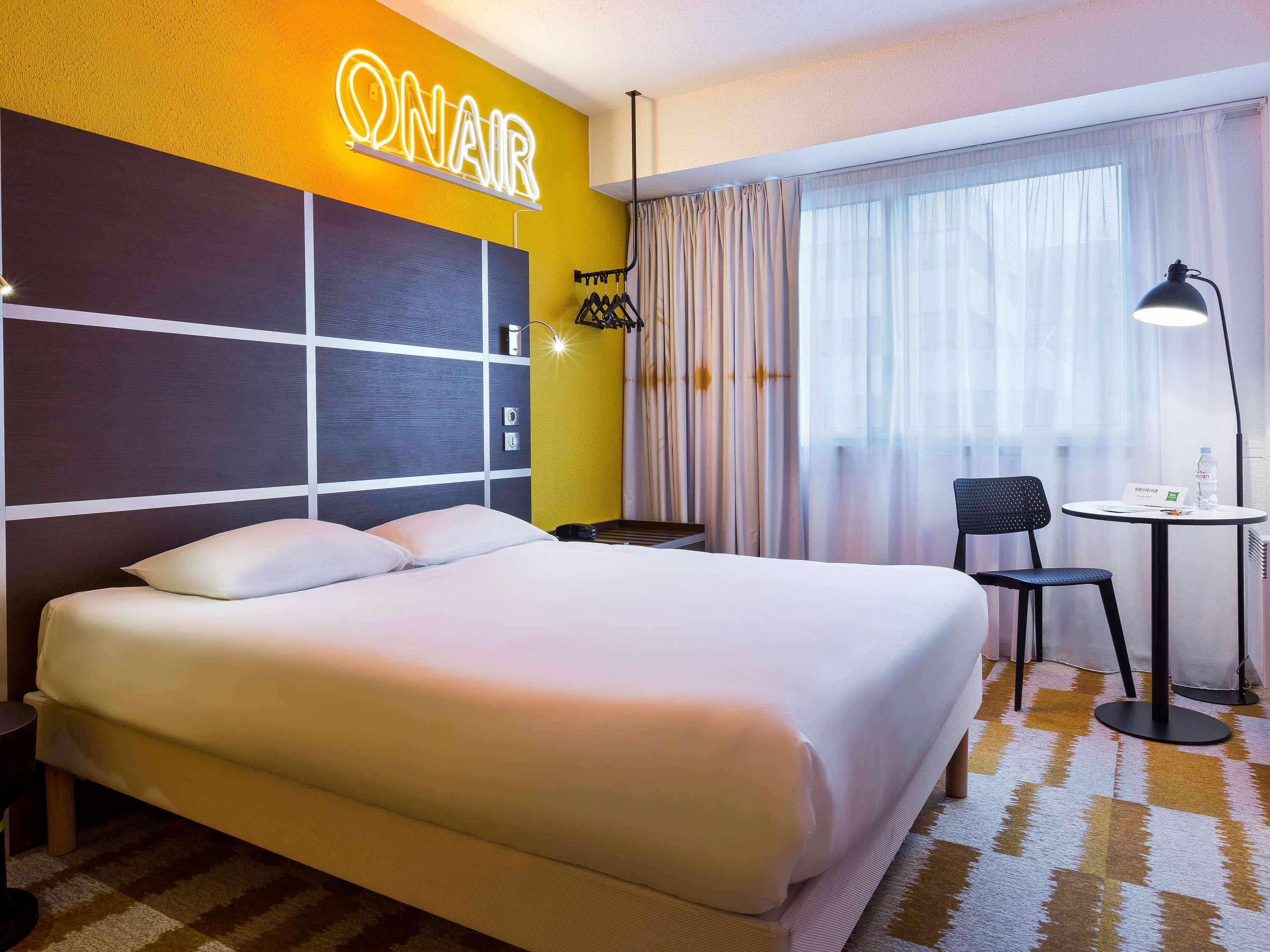 Hotel ibis Styles Massy Opéra Esterno foto