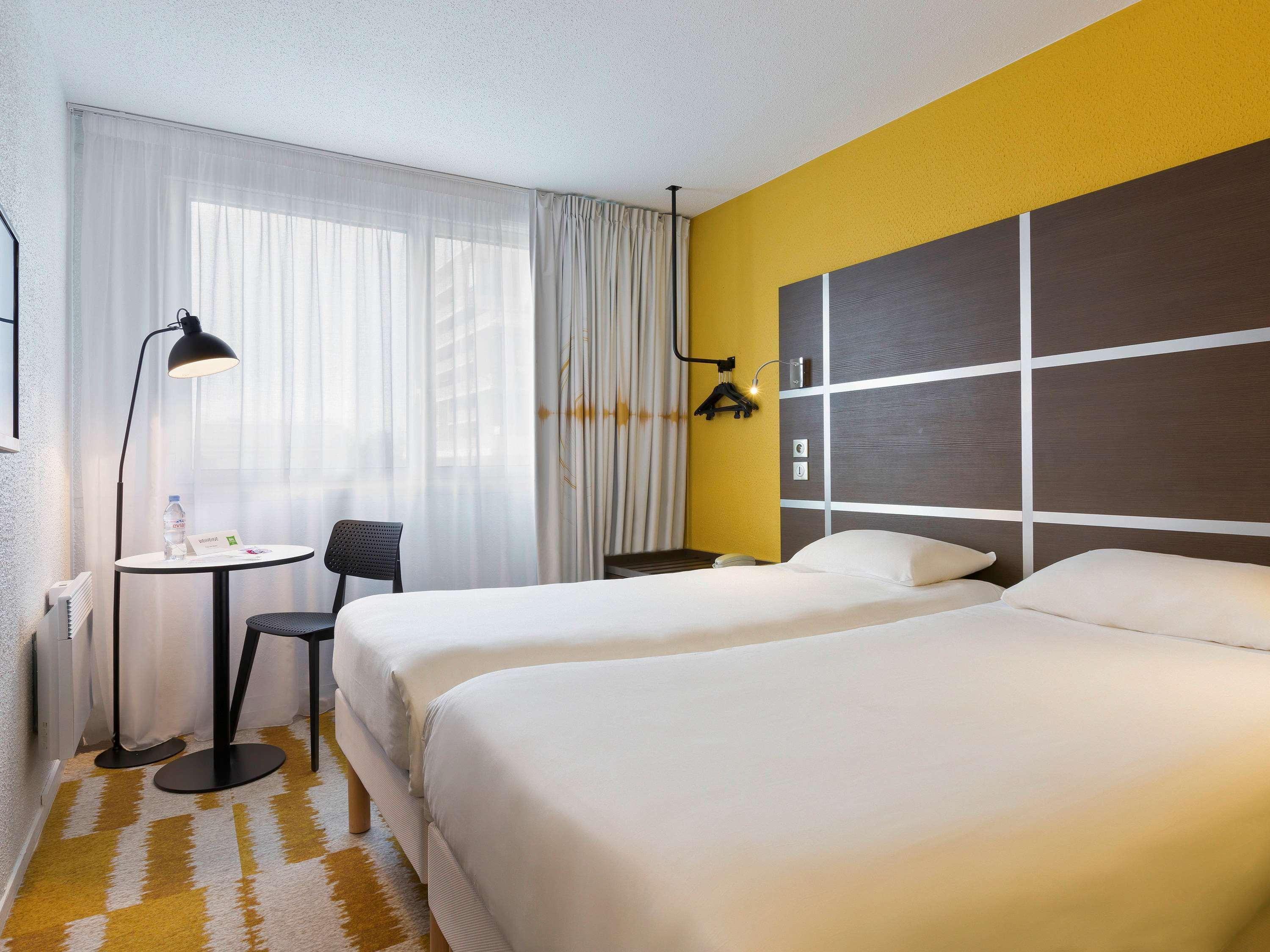 Hotel ibis Styles Massy Opéra Esterno foto