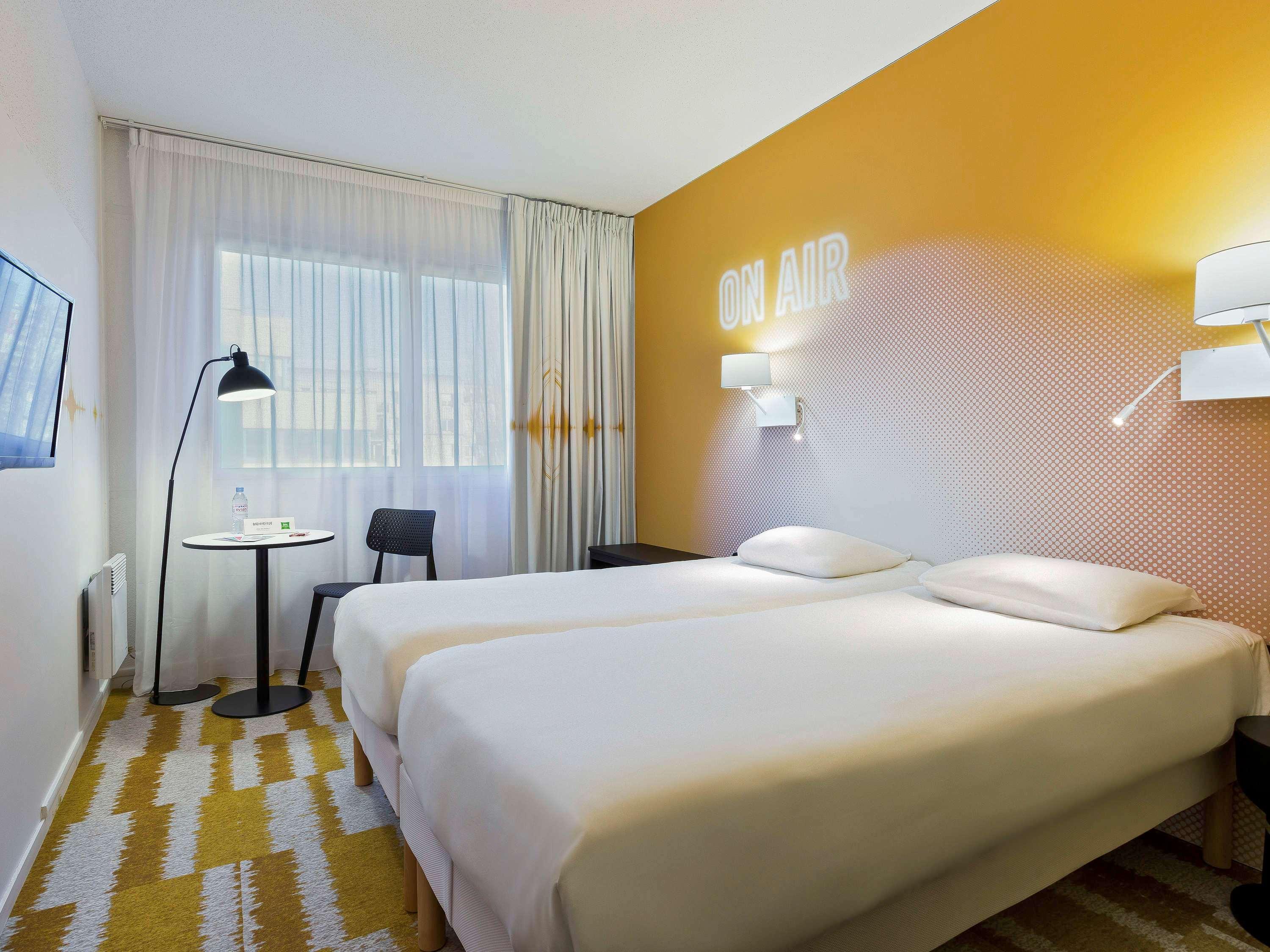 Hotel ibis Styles Massy Opéra Esterno foto