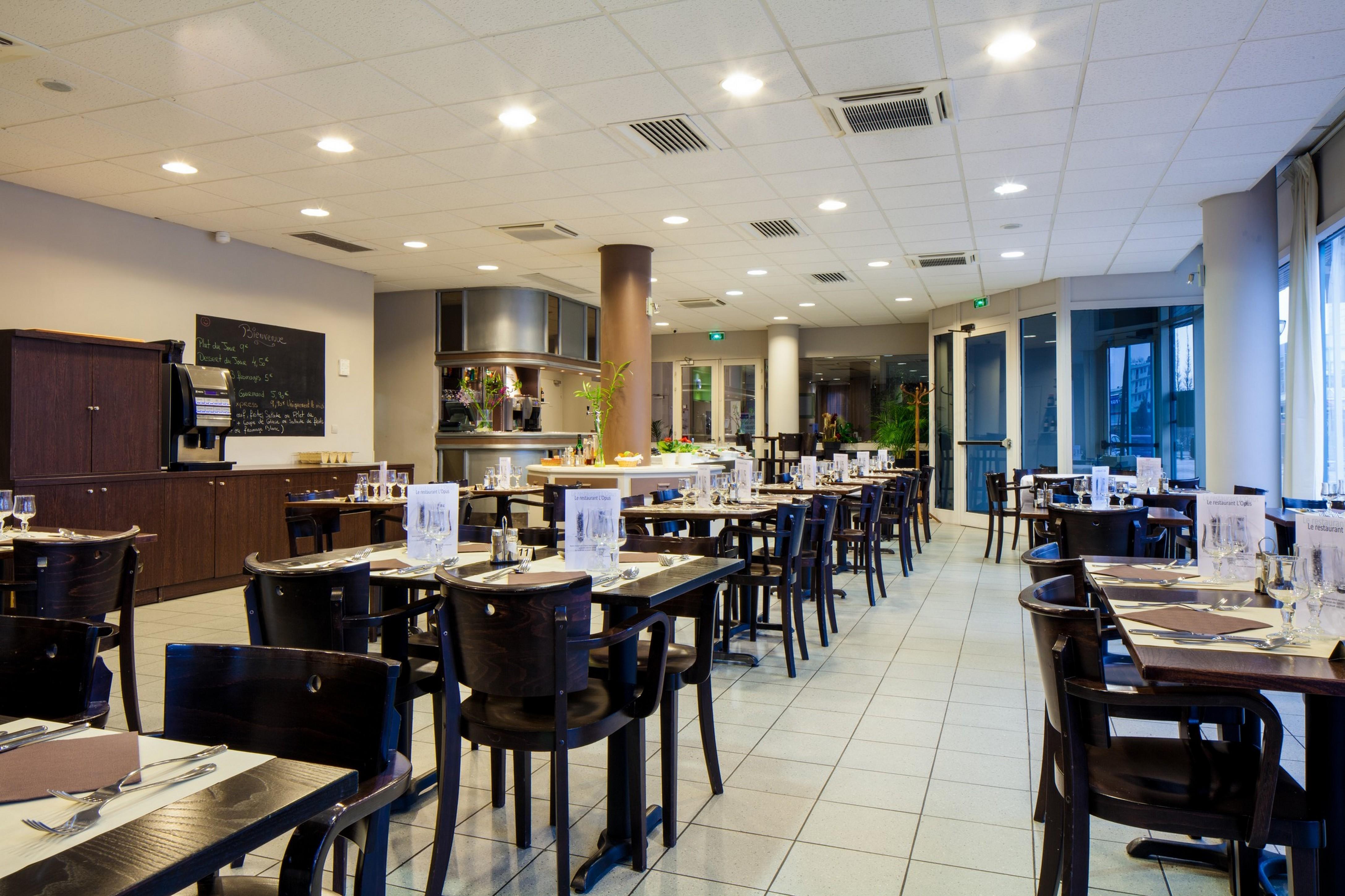 Hotel ibis Styles Massy Opéra Esterno foto