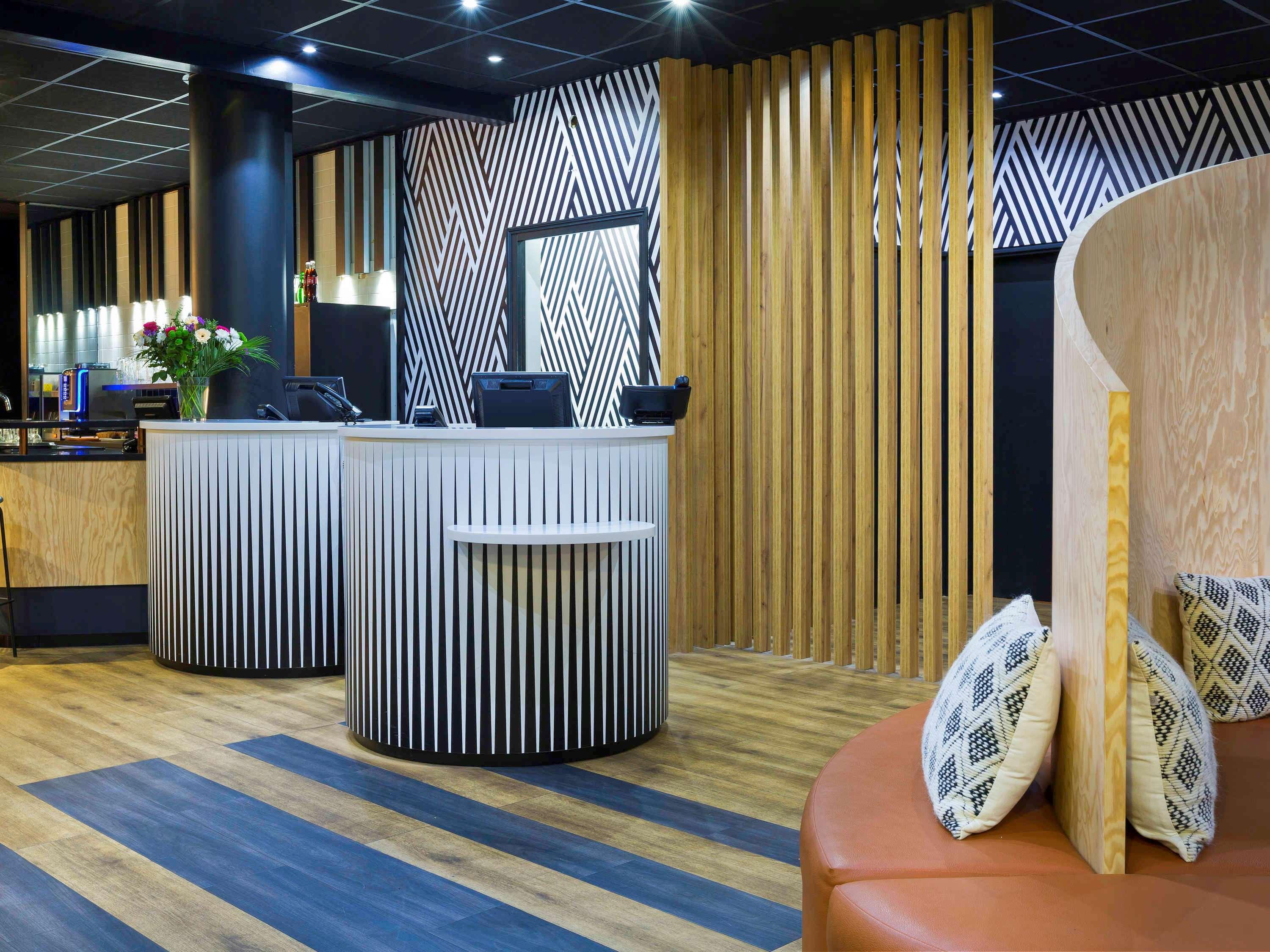 Hotel ibis Styles Massy Opéra Esterno foto