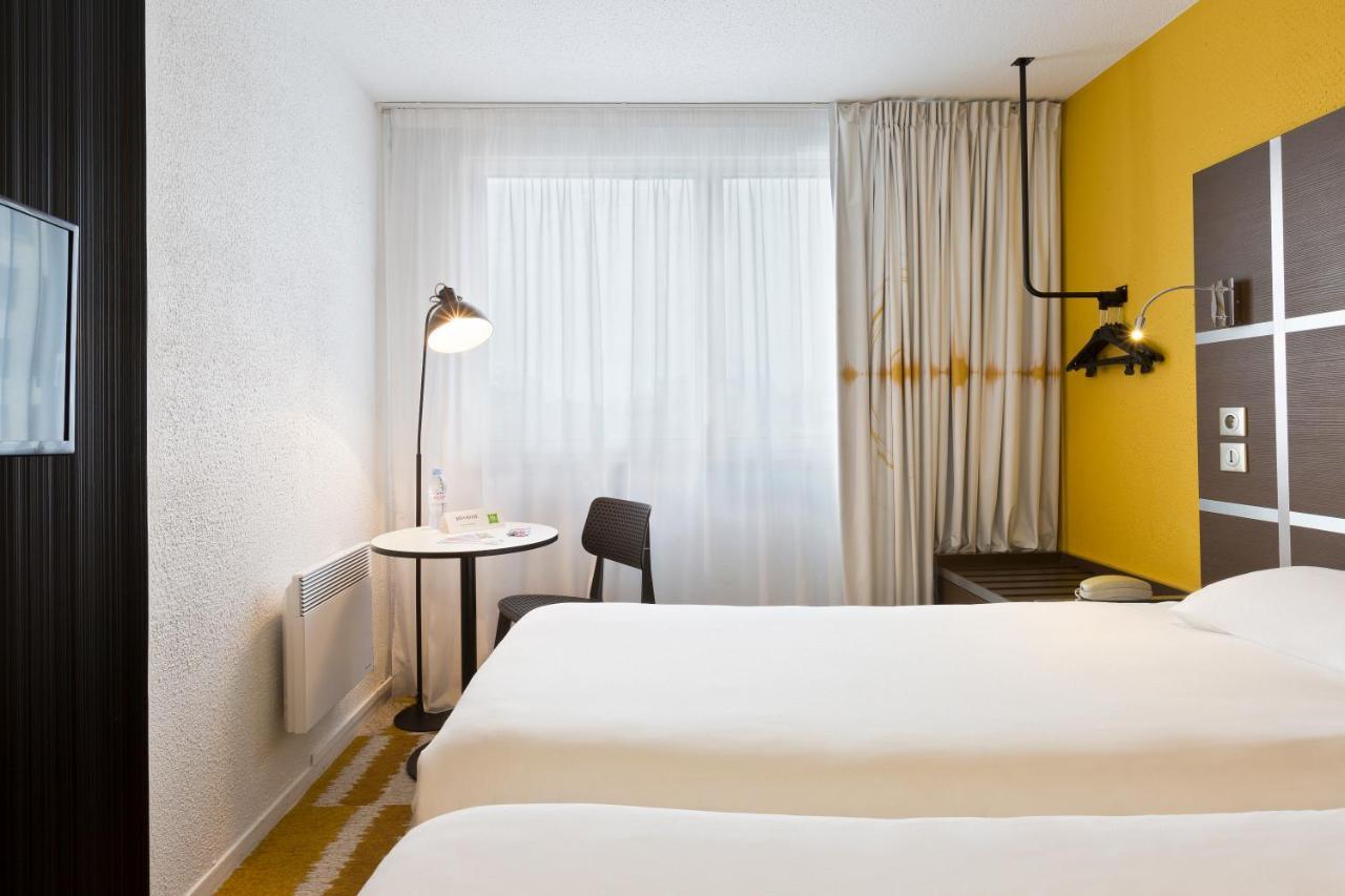 Hotel ibis Styles Massy Opéra Esterno foto